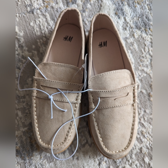 Kids H&M Beige Marci Loafer shoes NEW size 1 - Picture 2 of 7